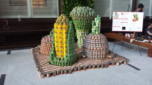 151010_CANStruction_09