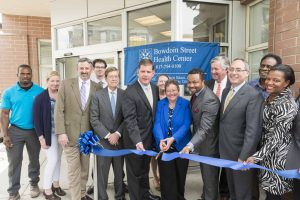(l-r) Wellington Dornevil, superintendent, Shawmut Design and Construction; Kate Simons, project manager, Shawmut Design and Construction; George Takoudes, principal, Isgenuity; Christian Bender, project manager, Isgenuity; Foster Aborn, director emeritus, BIDMC; Boston Mayor Marty Walsh; Danielle Wiggin, senior PM facilities planning, BIDMC; Adela Margules, executive director, Bowdoin Street Health Center; Evandro Carvalho, MA House of Representatives; Clay Deutsch, CEO, Boston Private Financial Holdings; Kevin Tabb, M.D., president and CEO, BIDMC; Irvin Paul, patient; Linda Dorcena Forry, MA State Senate.